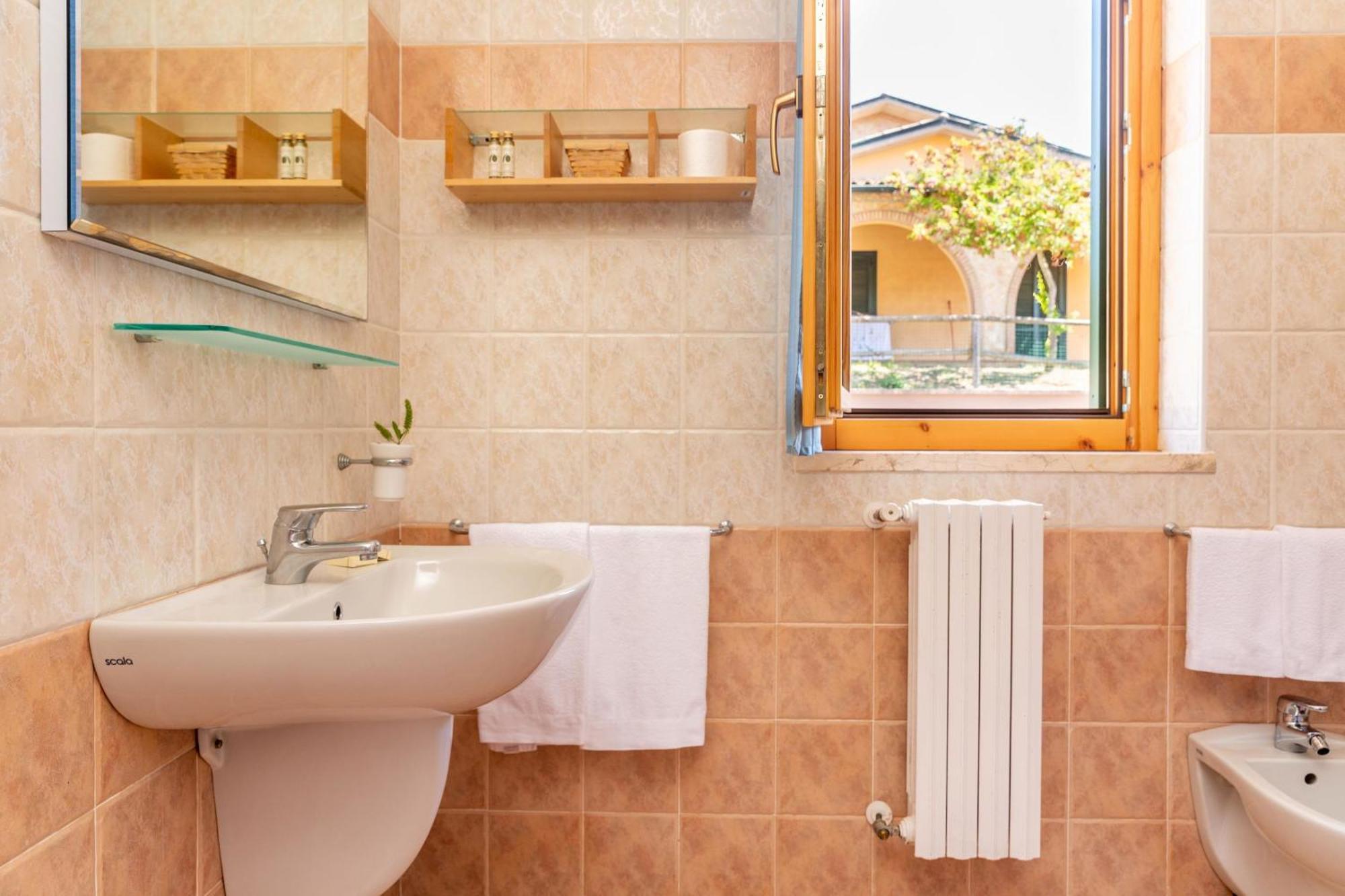 Residence With Swimming Pool Immersed In The Typical Tuscan Countryside Just 5 Minutes From Massa Marittima Podere Pian Mucini Habitación foto